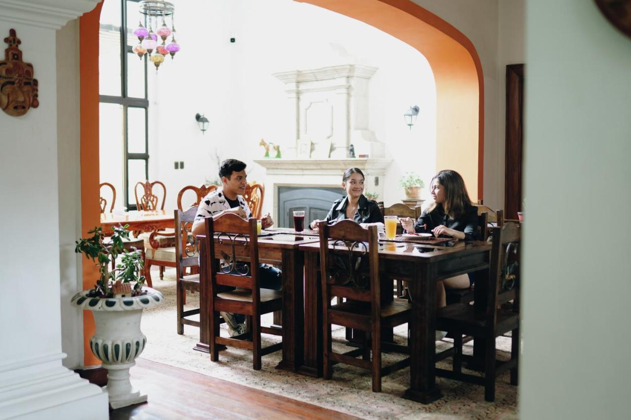 Indian Palace Hotel Boutique Spa & Restaurante Antigua ภายนอก รูปภาพ